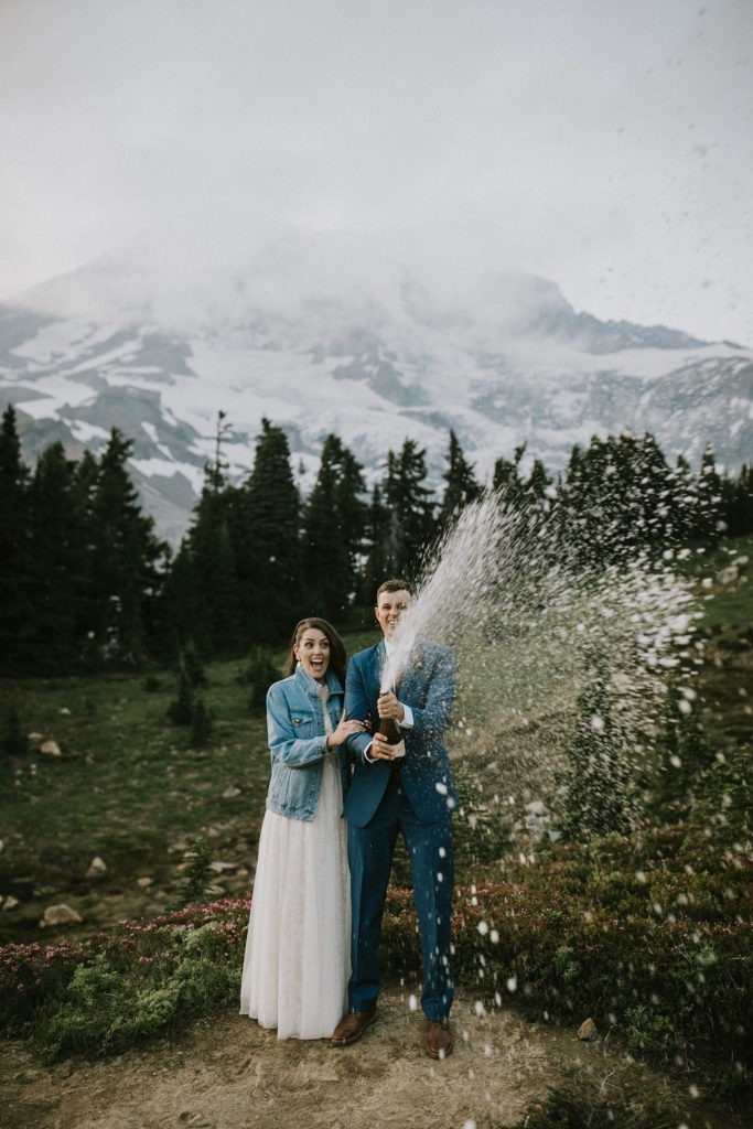 Mt Rainier National Park Elopement Timeline by Leesha King, adventurous elopement photography packages